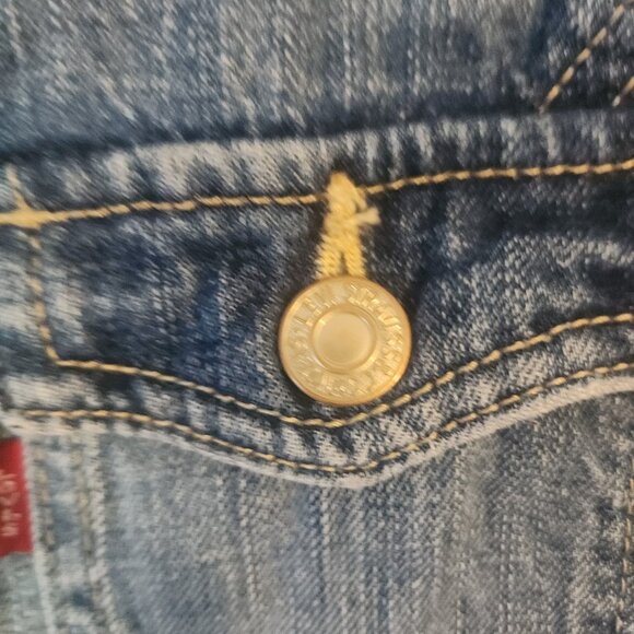 VTG Women’s Levis Denim Jacket Type 1 Cropped Cotton Red Tab Womens Medium - Picture 7 of 16